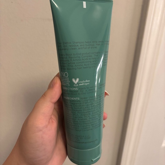 Root To End Detox Shampoo - Picture 2 of 4